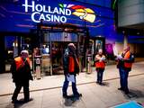 UTRECHT - Werknemers van Holland Casino in Utrecht en Rotterdam tijdens een staking van 9 uur om een beter sociaal plan af te dwingen. Het casino kondigde in januari een reorganisatie aan waarbij 250 arbeidsplaatsen verloren gaan. ANP ROBIN VAN LONKHUIJSEN
fotograaf	Robin van Lonkhuijsen