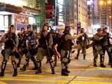 Hongkongers hervatten demonstraties na weekend vol geweld