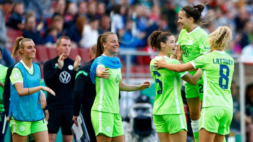Janssen en Roord helpen vrouwen Wolfsburg aan ruime zege in bekerfinale