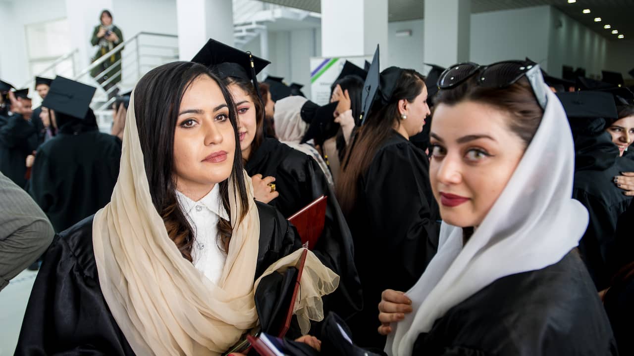 Beeld uit video: Wat nu voor de Afghaanse vrouwen? &#39;Er zijn zorgelijke ontwikkelingen&#39;