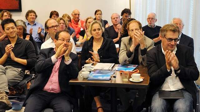 El Madkouri (links) tijdens een bijeenkomst in Nieuwspoort