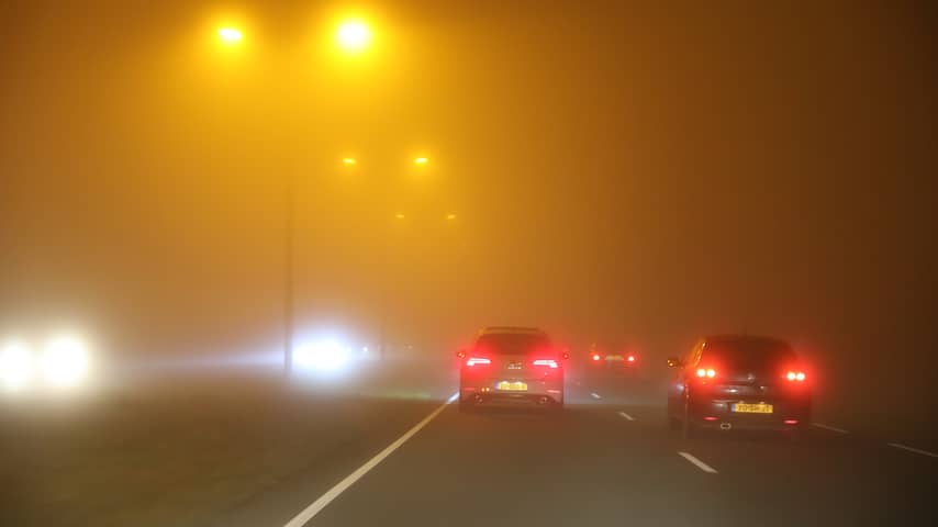 Vertraging En Uitwijkende Vluchten Eindhoven Airport Door Dichte Mist ...