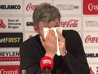 Van Bommel in tranen bij afscheid Antwerp: 'Hebben geschiedenis geschreven'