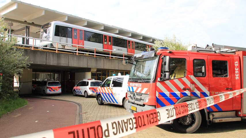 Dode bij steekpartij in metro Amsterdam Zuidoost tijdens avondspits