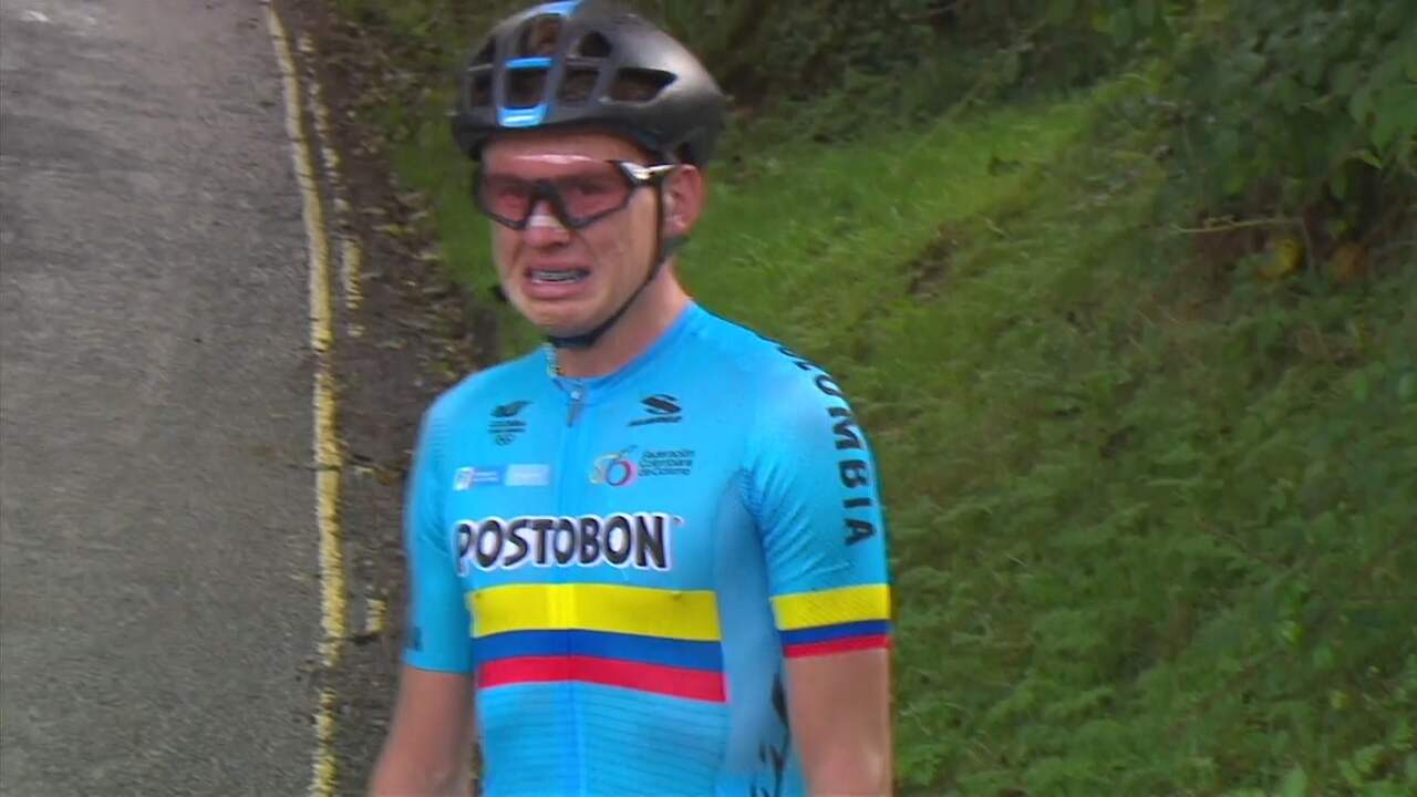 Snikkende Colombiaan gaat te voet verder in juniorenrit op WK