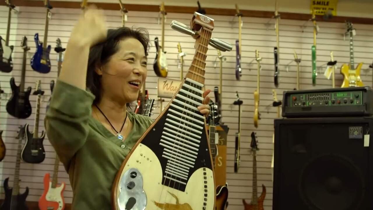 Beeld uit video: Bekijk hier de trailer van The Music of Strangers