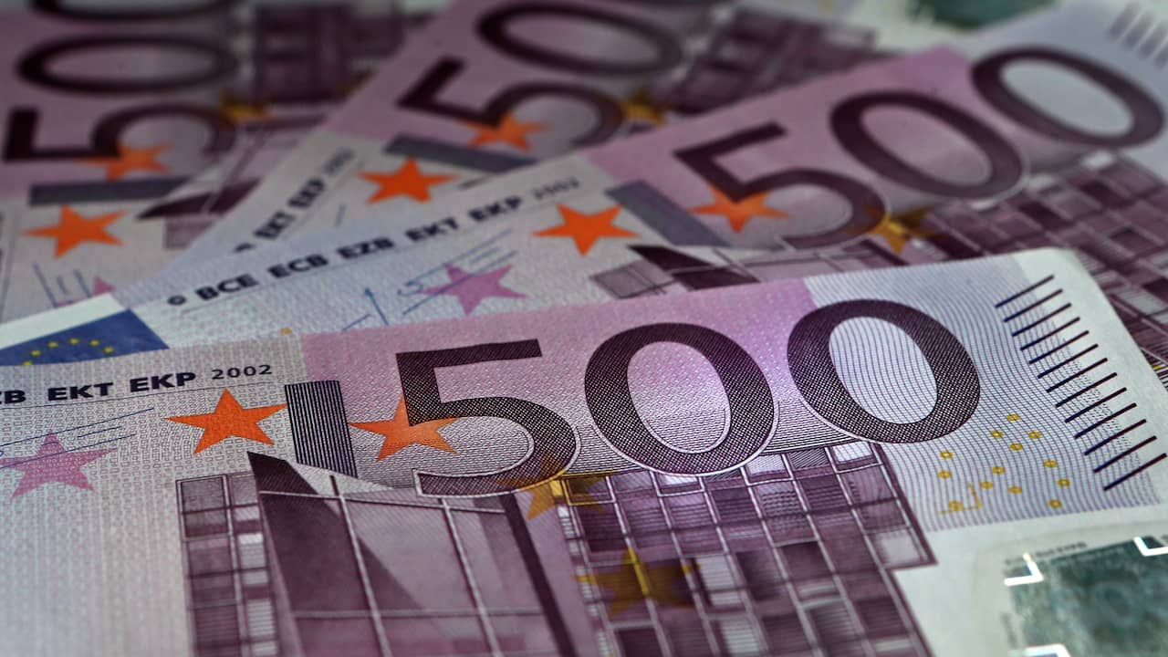 Riskeren Calligrapher Schatting Verbod op cashbetalingen van meer dan 3.000 euro in de maak | Economie |  NU.nl