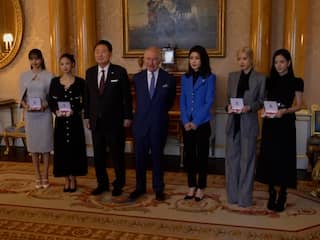 Populaire K-popgroep krijgt onderscheiding van koning Charles