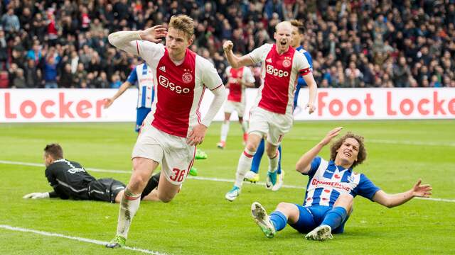 Liveblog Eredivisie: Ajax boekt ruime thuiszege op Heerenveen (gesloten)