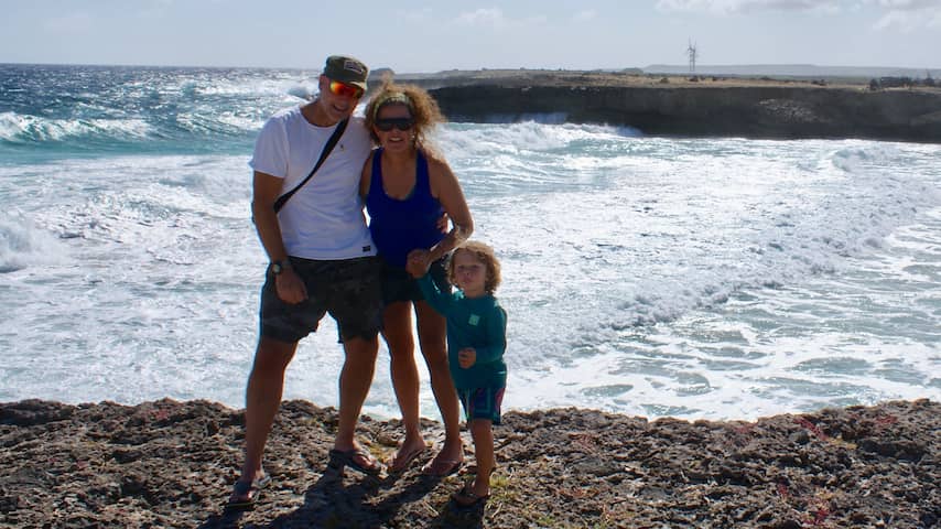 Daniël van der Bilt met zijn gezin op Bonaire