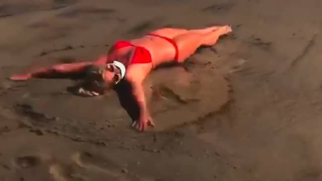 Beeld uit video: Genieten op het strand