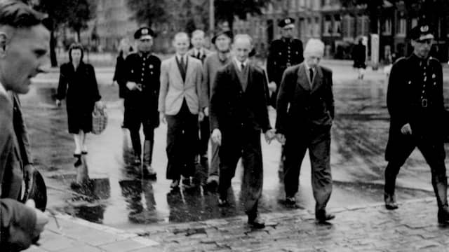 1943: Op één dag worden zeker zesduizend Joden opgepakt in Amsterdam en afgevoerd naar concentratiekamp Westerbork.