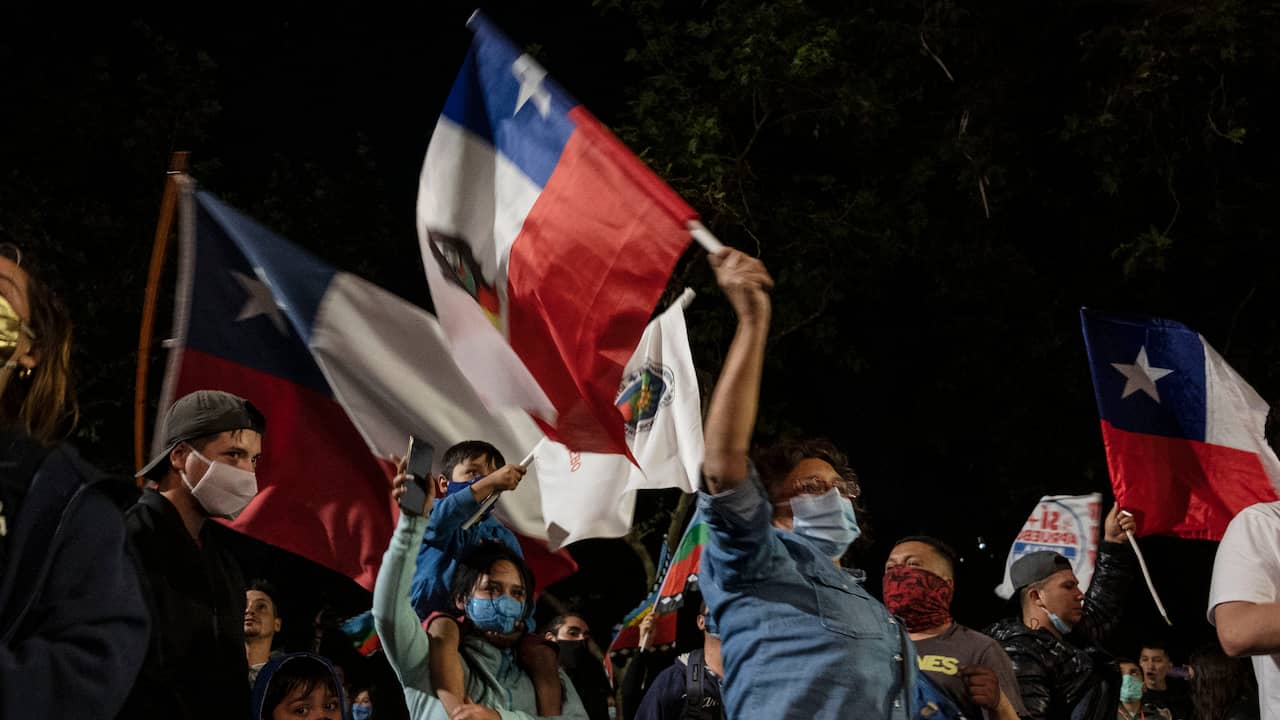 Large majority of Chileans vote in favor of drafting a new constitution |  NOW