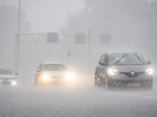 Code geel in acht provincies vanwege regen en harde wind