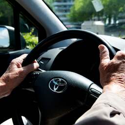 Steeds meer ouderen verlengen rijbewijs