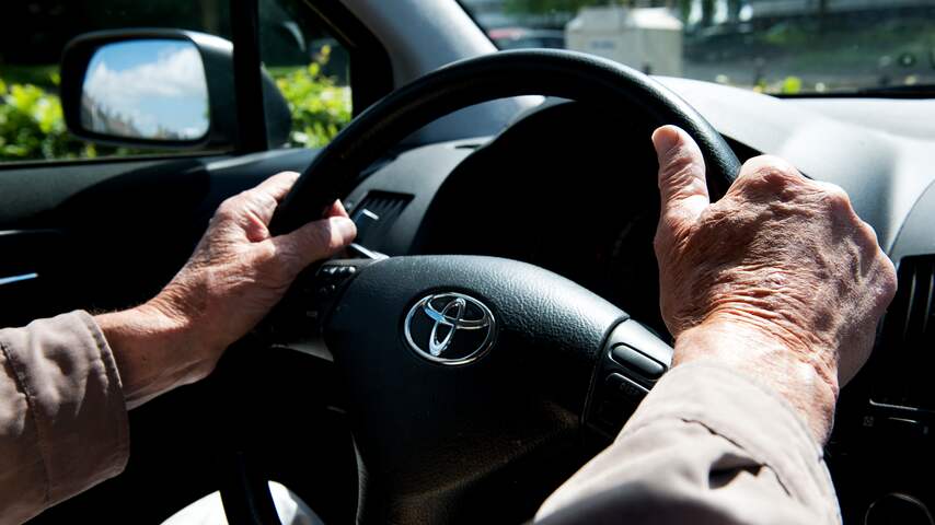 Steeds meer ouderen verlengen rijbewijs