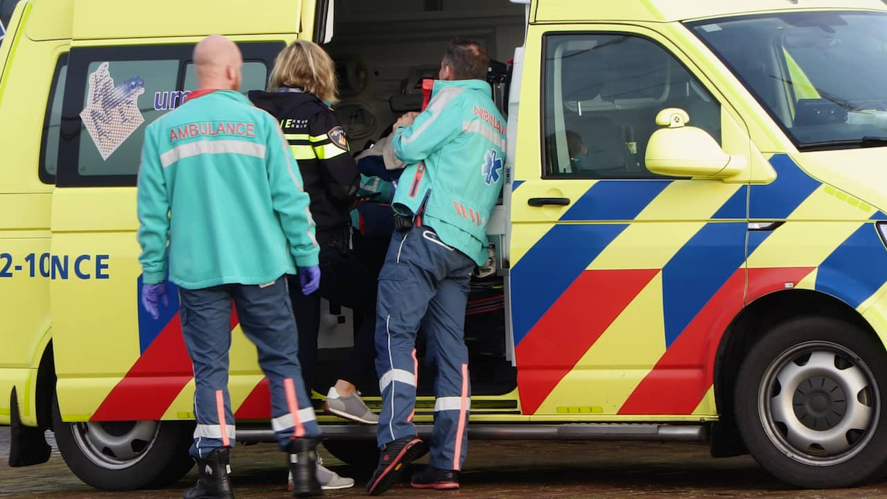 Beeld uit video: Hulpverleners vangen slachtoffers aanvaring op in Harlingen