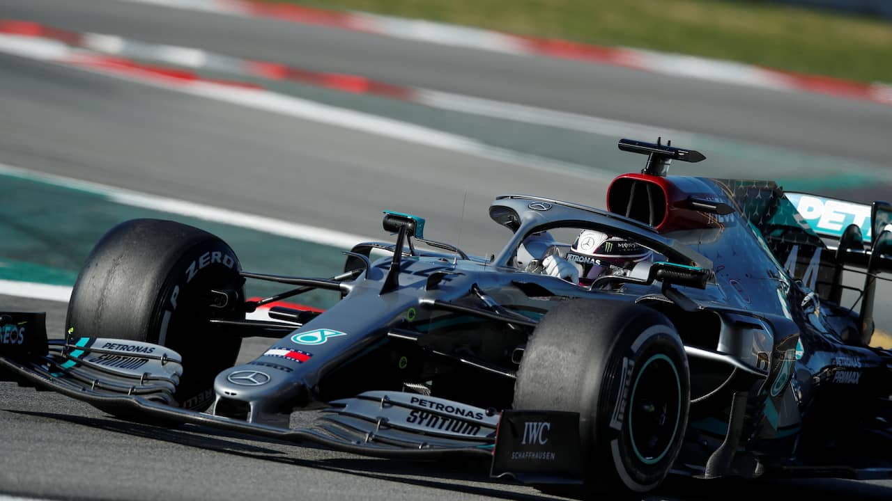 Beeld uit video: Testdagen F1: Trukendoos Mercedes gesprek van de dag