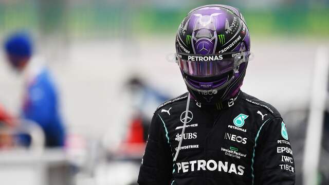 Lewis Hamilton was zondag niet tevreden met de strategie van Mercedes