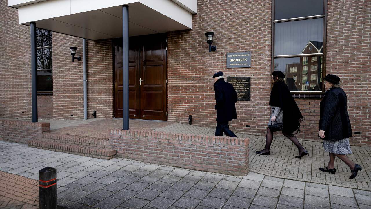 Hoeveel Mensen Bij Kerkdiensten Sionkerk Urk laat toch minder mensen toe bij kerkdiensten vanaf Pasen