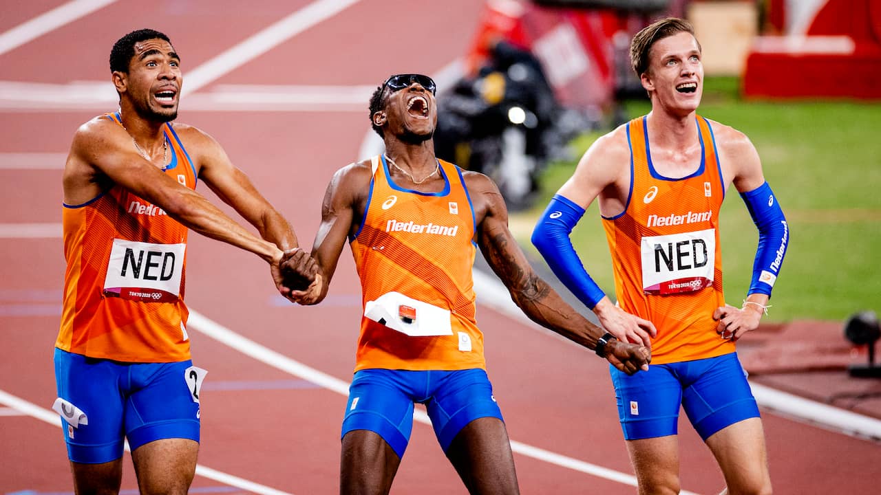 bevel laat staan Arabische Sarabo Mannen 4x400 meter danken zilver aan vriendschap: 'We zijn een voetbalteam'  | Olympische Spelen | NU.nl