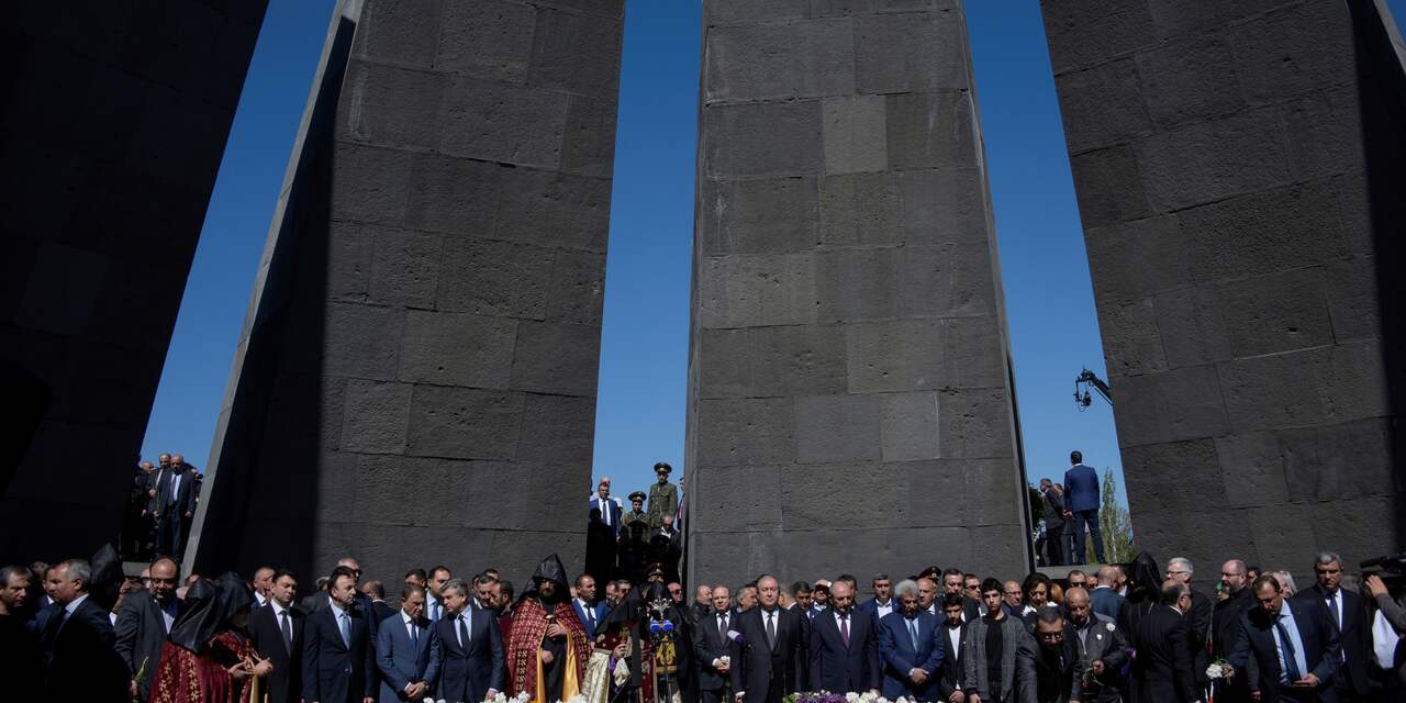 Staatssecretaris Snel legt bloem bij herdenking Armeense genocide