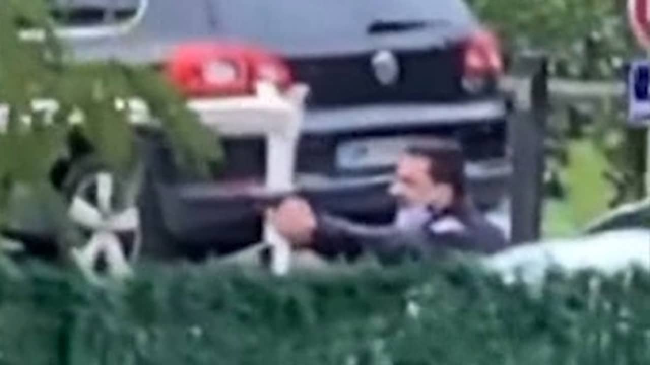 Beeld uit video: Franse agenten schieten op man die leraar onthoofdde