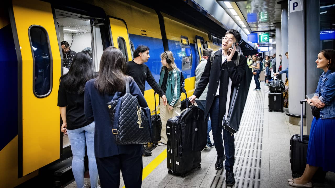 Fewer trains around Schiphol in the near future due to work  Economy