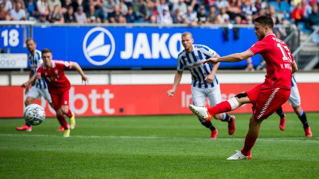 Ricky van Wolfswinkel opende al vroeg de score in Friesland.