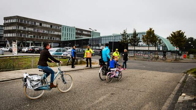 In sportcentrum Snellerpoort in het Utrechtse Woerden werden in 2015 tijdelijk vluchtelingen opgevangen.