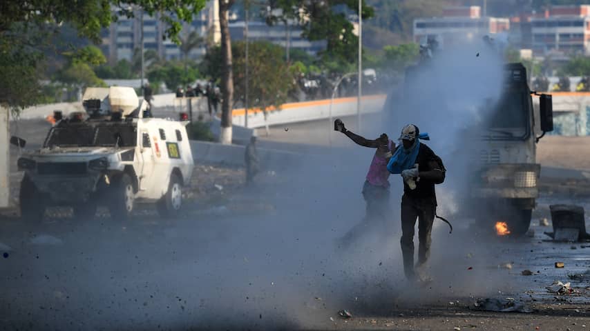 'Vrouw doodgeschoten door veiligheidstroepen bij protesten in Venezuela'