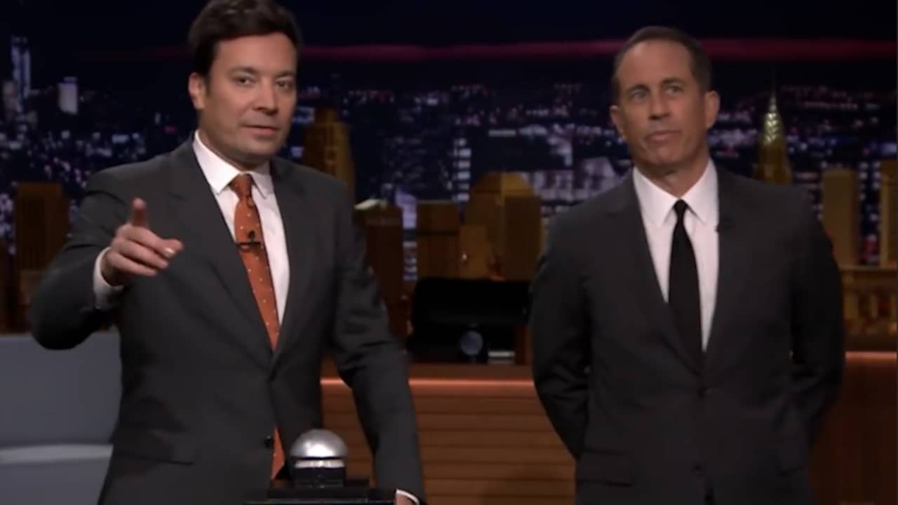 Beeld uit video: Jimmy Fallon imiteert Jerry Seinfeld in wedstrijd met komiek