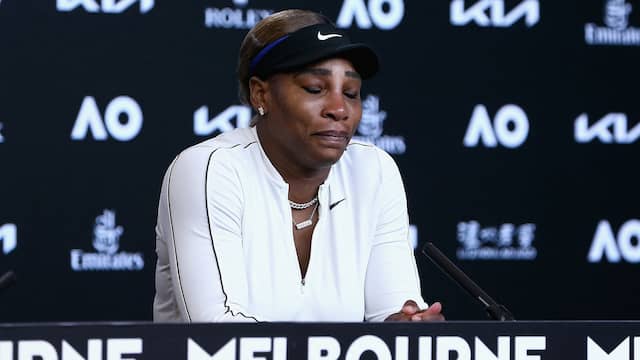Serena Williams kon haar emoties niet in bedwang houden op haar persconferentie.