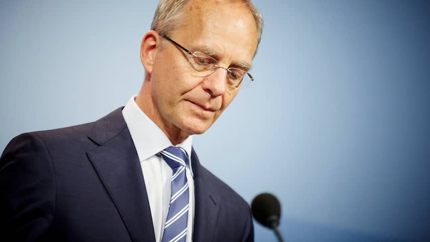Minister Kamp wil extra kosten voor bellen naar EU-landen niet afschaffen