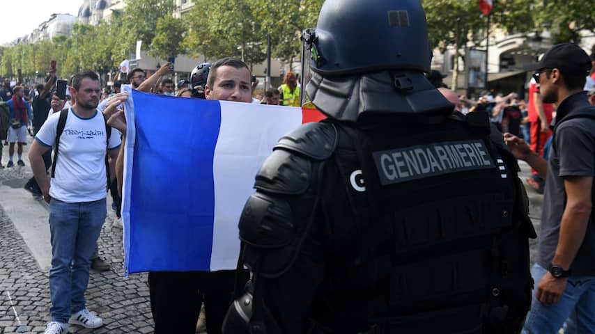 Agenten gewond en tientallen aanhoudingen bij coronaprotesten in Frankrijk
