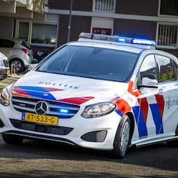 Politie schiet gewapende overvaller die agenten bedreigde neer in Winterswijk