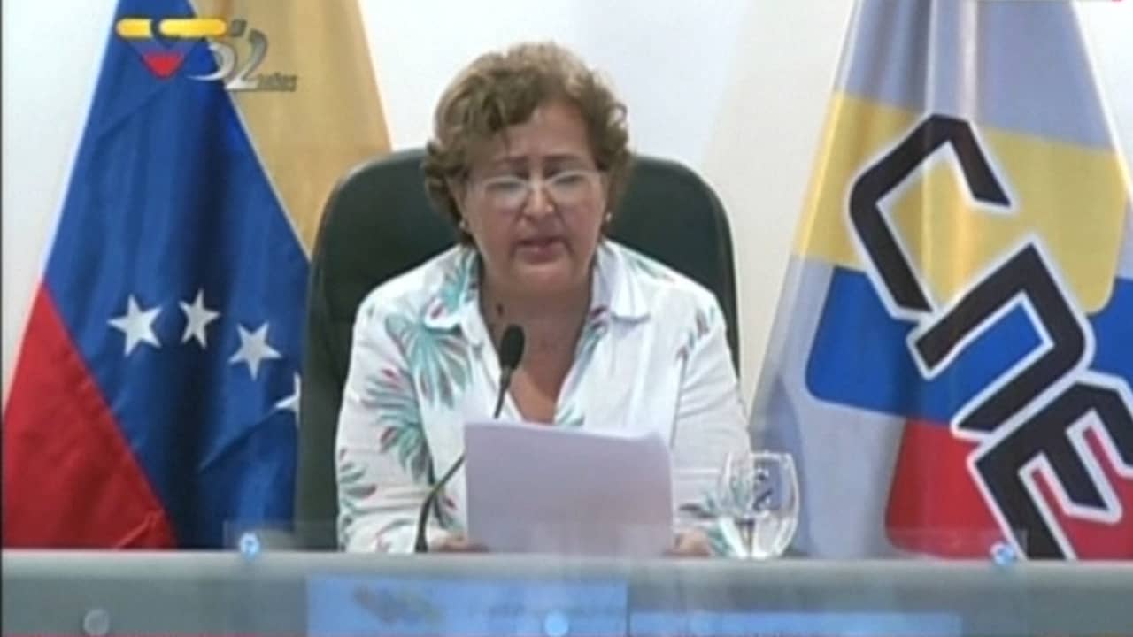 Oppositie Venezuela zet eerste stap tot aftreden president Maduro