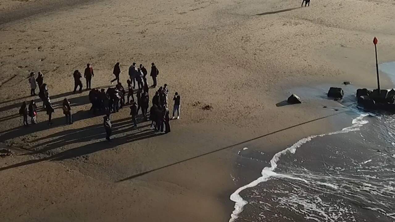 Beeld uit video: Drone filmt drukte in Scheveningen tijdens hitterecord