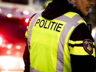 Auto reed eind Koningsdag in op groep in Amsterdam, politie zoekt getuigen