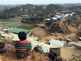 Vrijdag 9 maart: Een Rohingya-jongetje kijkt uit over een vluchtelingenkamp in Bangladesh. Ruim 700.000 Rohingya's zijn sinds augustus 2017 gevlucht uit Myanmar door extreem geweld.
