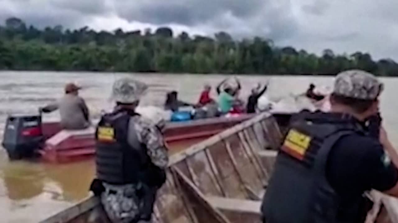 Beeld uit video: Braziliaanse politie verdrijft goudzoekers uit Amazonegebied