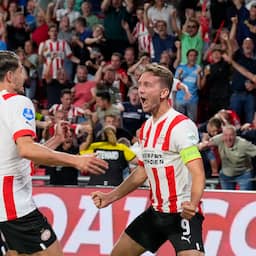PSV klopt Monaco dankzij kopgoal De Jong in verlenging en bereikt play-offs CL