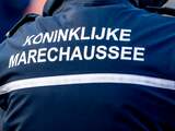 Koninklijke Marechaussee treft vreemdelingen aan in bussen en op schip in Breda en Moerdijk