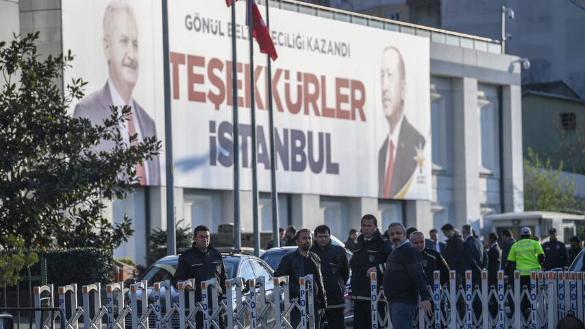 Turkse kiesraad hertelt stemmen in achttien districten in Istanboel
