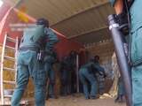 Spaanse politie valt binnen bij 'gewelddadige' maffialeden