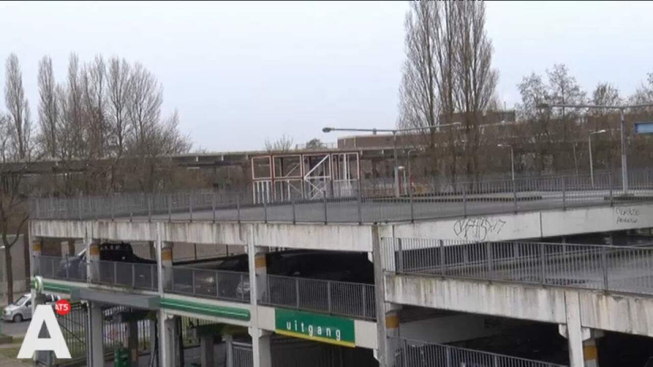 Parkeergarage winkelcentrum Reigersbos