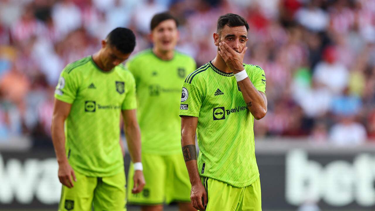 Bij de spelers van Manchester United staat het schaamrood op de kaken na de 4-0-nederlaag tegen Brentford.