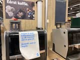 Mondkapje af, gratis kopje koffie in de supermarkten terug