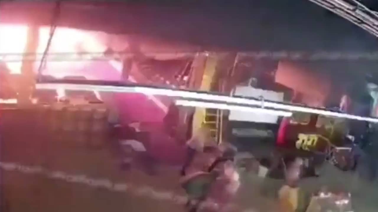 Beeld uit video: Ontstaan van fatale brand in Russisch winkelcentrum vastgelegd