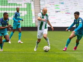 Robben overweegt zondag tegen FC Emmen toch op kunstgras te gaan spelen